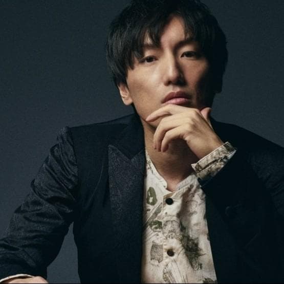 Photo of 澤野弘之 (Hiroyuki Sawano)