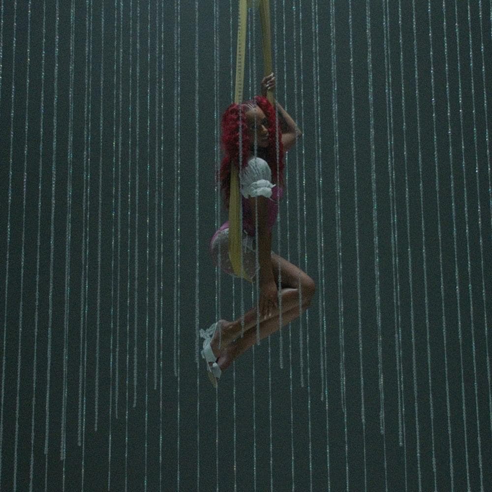 Album cover art for "Light Me Up" by Ravyn Lenae