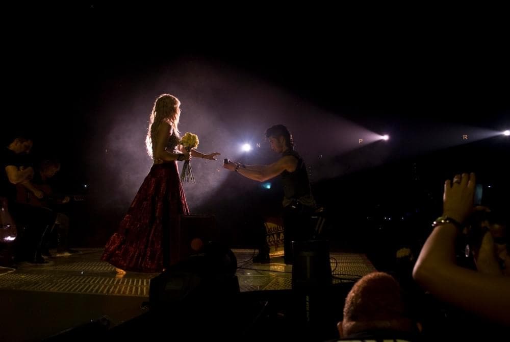 Album cover art for "Nothing Else Matters / Despedida (Medley) [Live]" by Shakira