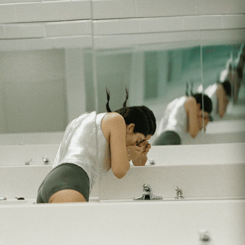 Album cover art for "Hammer" by Lorde