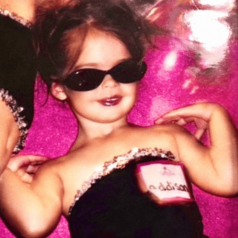 Album cover art for "Bezarin Bokoshamesh" by Addison Rae