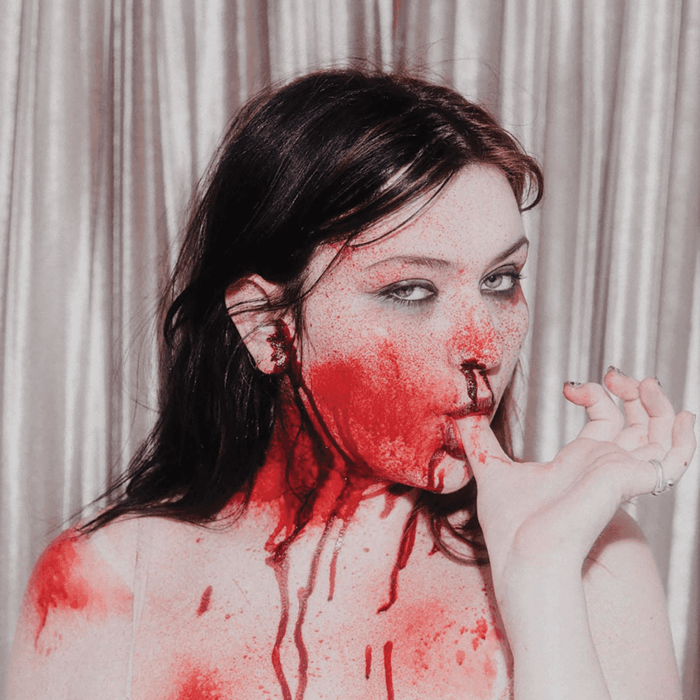 Album cover art for "leave me for dead" by GAYLE