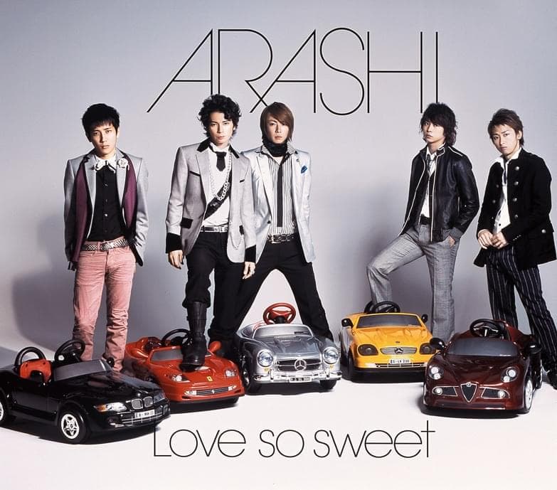 Album cover art for "Love so sweet" by 嵐 (ARASHI)