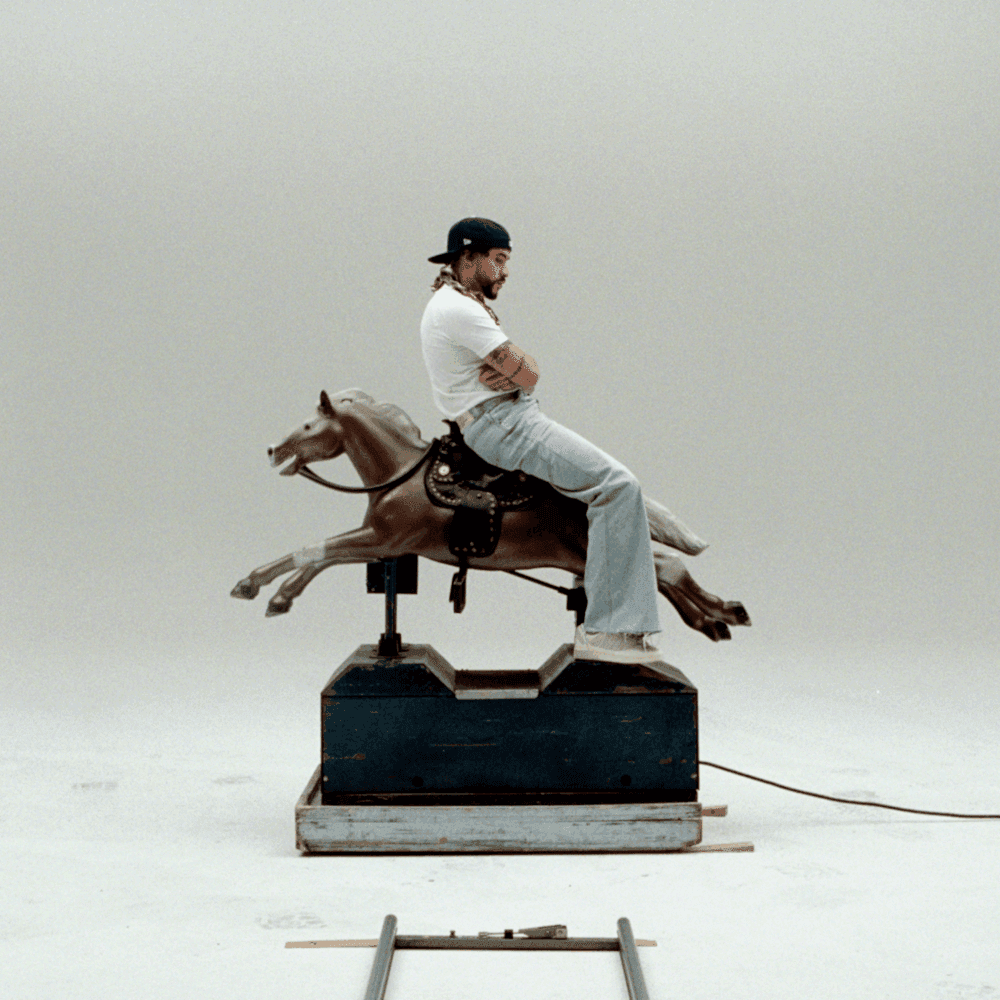 Album cover art for "UN PREVIEW" by Bad Bunny