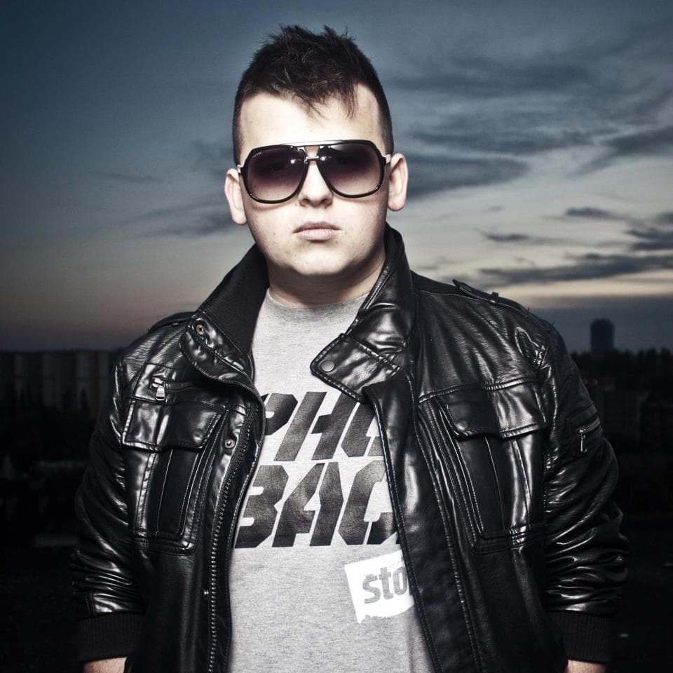 Photo of L PRO (POL)