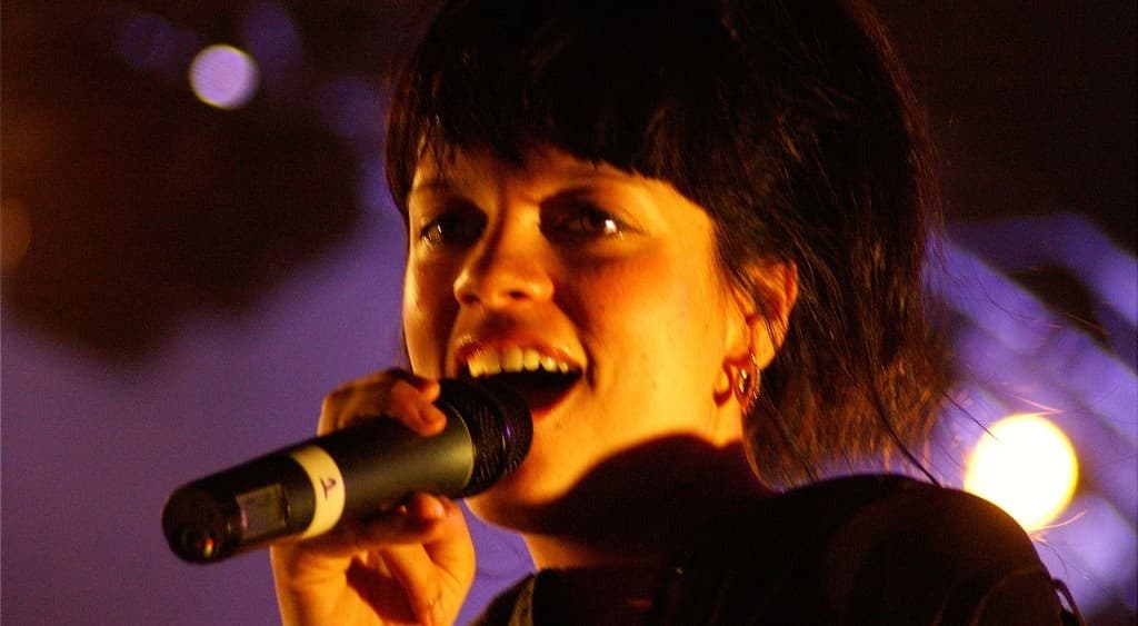 Lily Allen Stuns SNL with Surprise Dakota Johnson Cameo & Raw ‘West End Girl’ Performances