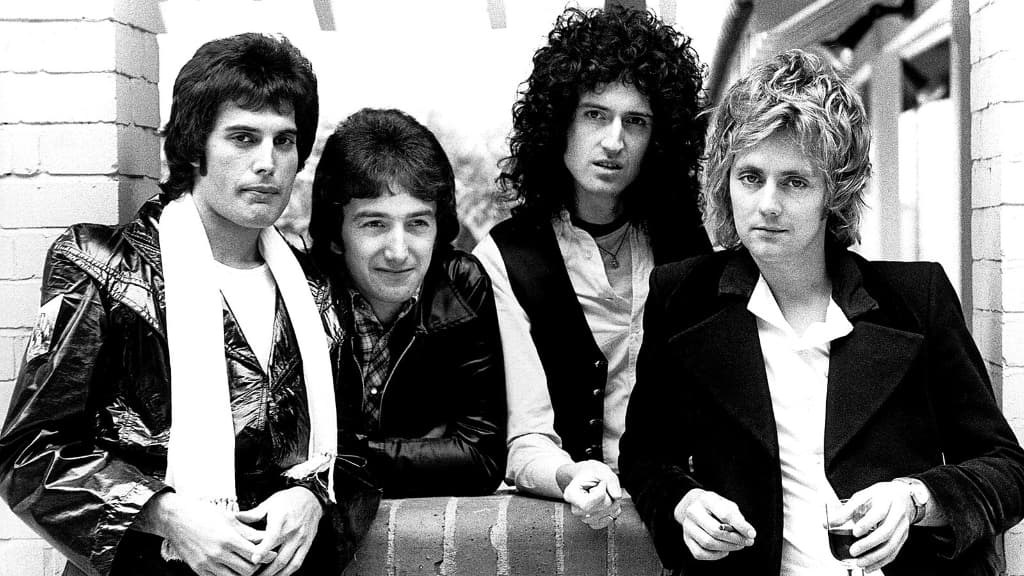 Featured: A Christmas Miracle for Queen Fans: Brian May Unveils Never-Before-Heard 1974  Gem