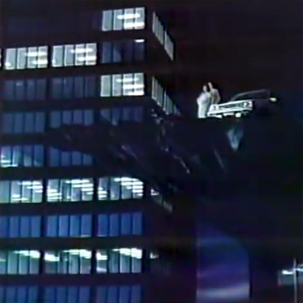 Ｂ​Ｌ​Ｕ​Ｅ 光 (Blue Light)