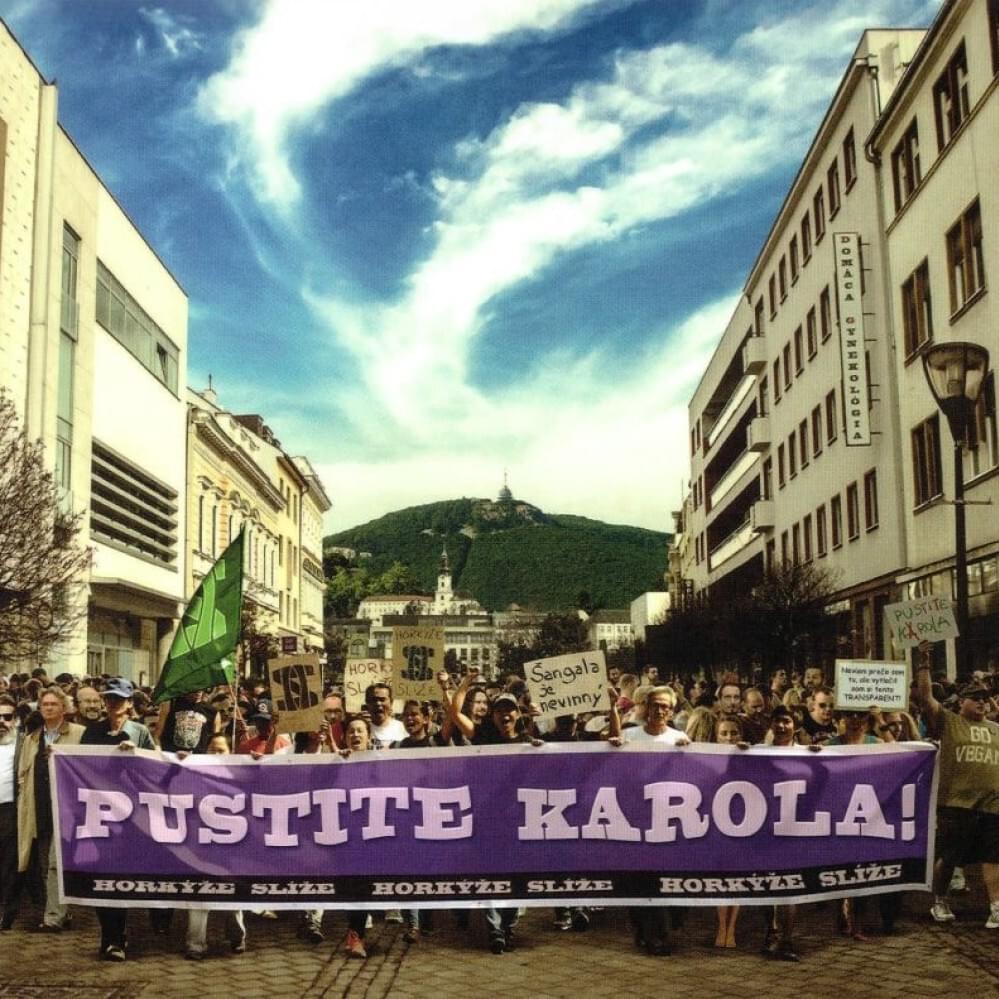 PUSTITE KAROLA!