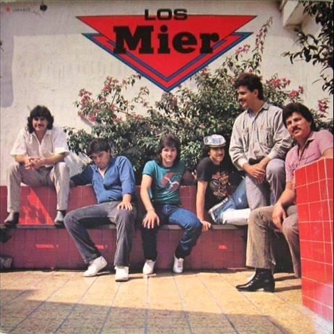 Ámame / Te Reto A Que Me Olvides