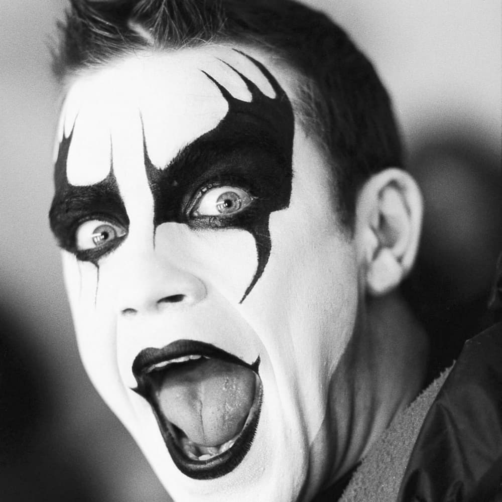 Album cover art for "Let Me Entertain You" by Robbie Williams