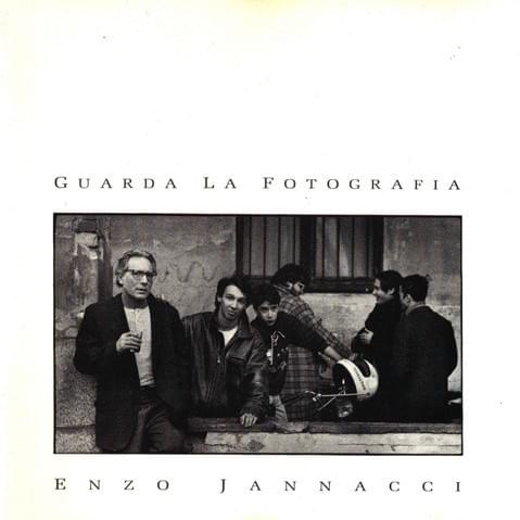 Guarda la fotografia