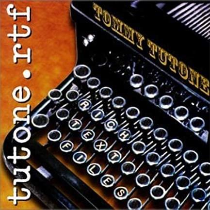 Tutone.rtf