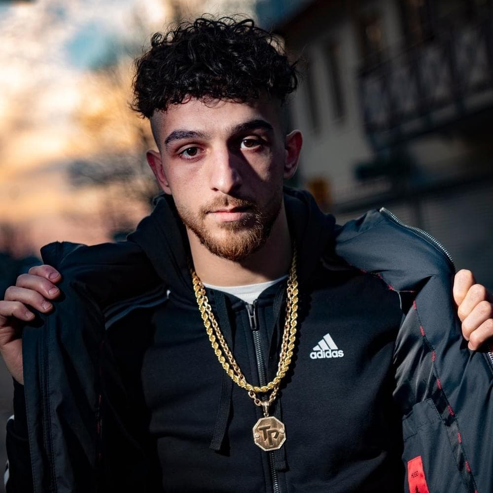 Z.E Profile Picture Photo of Z.E