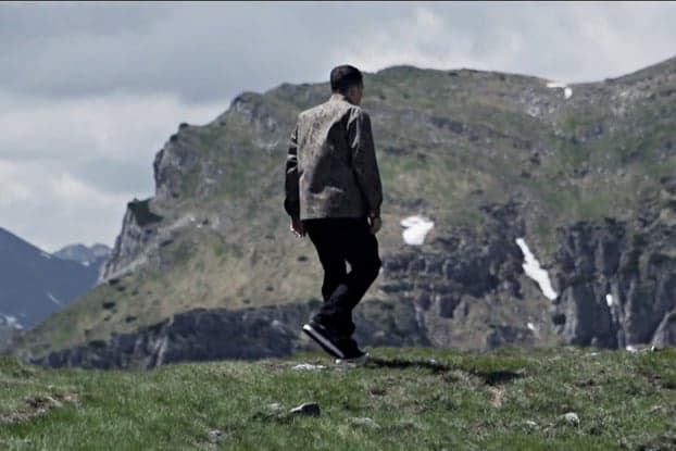 Album cover art for "Wzwyż" by W.E.N.A.