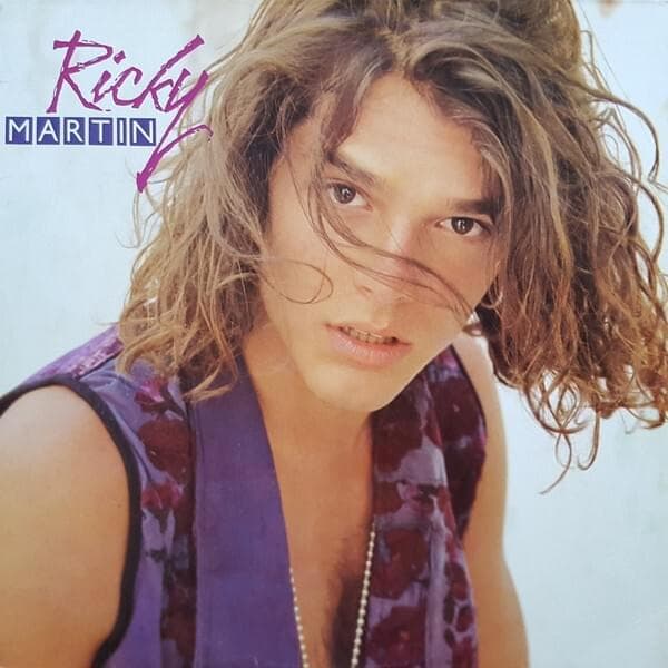 Album cover art for "El Amor De Mi Vida" by Ricky Martin