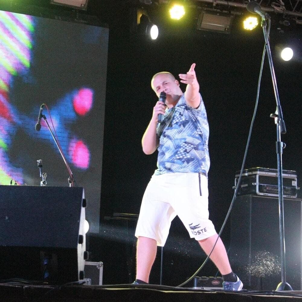 Это вкусно (Eto vkusno) cover artwork - Click to view larger Cover image for Это вкусно (Eto vkusno)