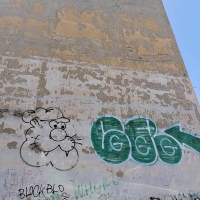 Album cover art for "ooooon and oooon and oooooon!!!!" by quinn