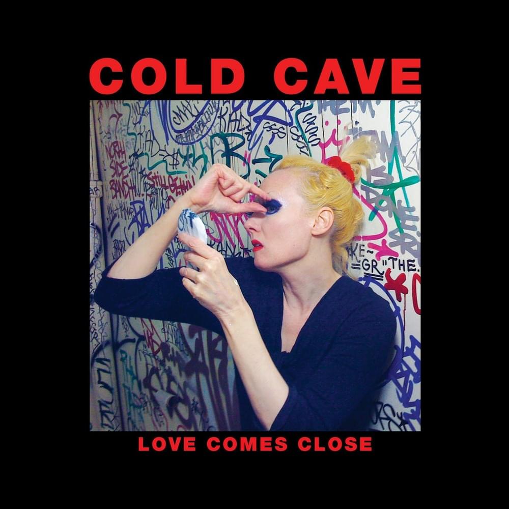 Love Comes Close (Deluxe Edition)