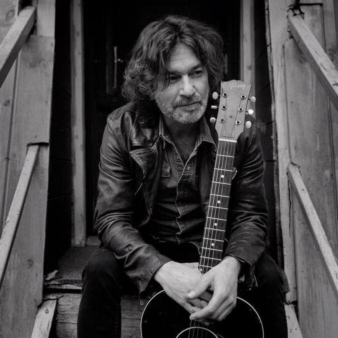 Quique González Profile Picture Photo of Quique González