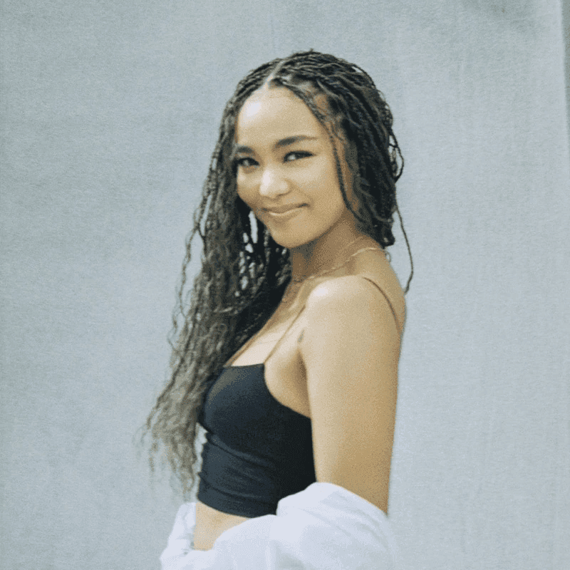 Crystal Kay Profile Picture Photo of Crystal Kay