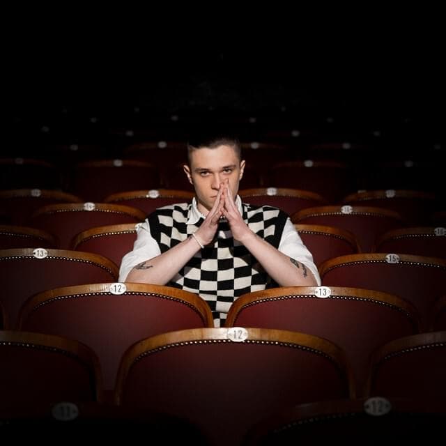 Album cover art for "Motyle tańczą" by E V