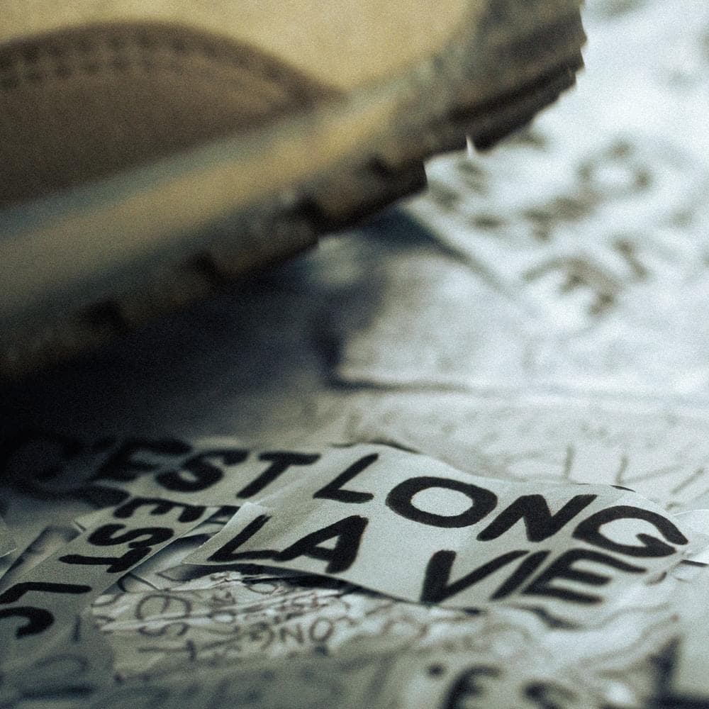 C’EST LONG LA VIE Cover Art