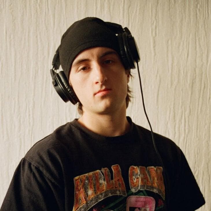 H JeuneCrack Profile Picture Photo of H JeuneCrack